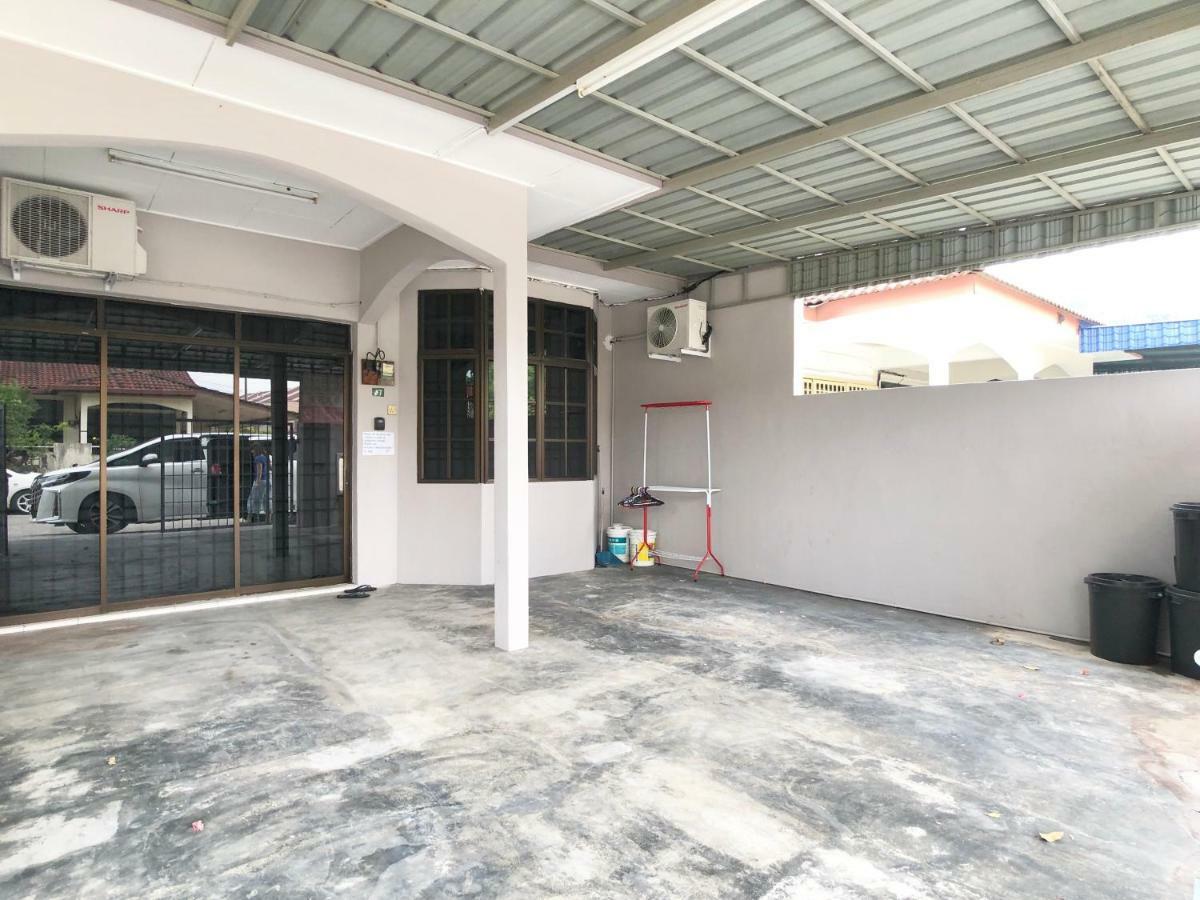Sakura 2 Homestay Kampar Exterior photo